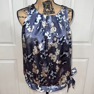 Medium Silk Women’s Top Sleeveless